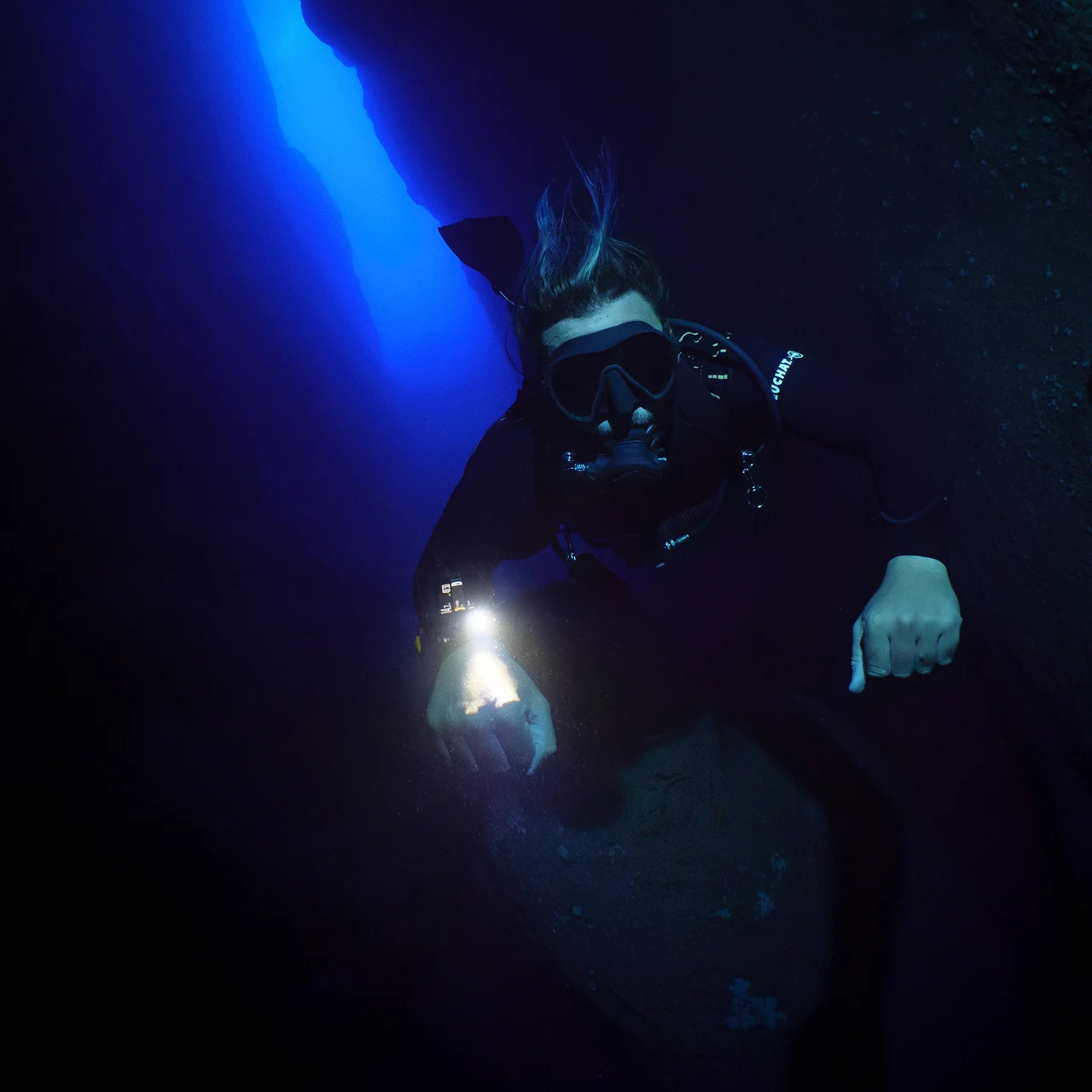 stay-oriented-above-and-below-the-surface-1